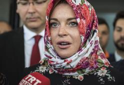 Lindsay Lohan cancella tutte le foto da Instagram, si è convertita all'Islam?