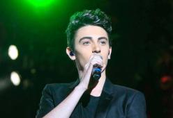 Michele Bravi: "Il primo amore? E' stato un ragazzo"