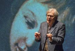 Vittorio Sgarbi a 105 Mi Casa, oggi alle 18.00