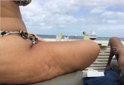L'inno alla cellulite di Ashley Graham: “Non mi vergogno della mia pelle, la amo”