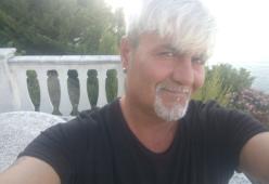 Marco Milano, il “Mandi Mandi” di Mai dire gol, si racconta: “Ho perso tutto, volevo lasciarmi morire”