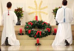Parroci a caccia di chierichetti: non ce ne sono abbastanza. Via alla ricerca anche sui social