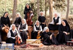 Suore e musica rock: le "Siervas" diventano un fenomeno del web