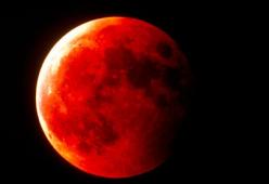 Stanotte occhi puntati al cielo per assistere alla prima eclissi lunare dell’anno