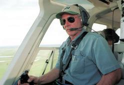 Harrison Ford sbaglia pista di atterraggio e sfiora un aereo passeggeri