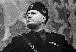 La preside invita gli alunni al “ballo fascista”. I genitori si oppongono