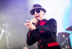 J-Ax: “Bella Zio!”. E l’endorsement a Michele Emiliano è social!