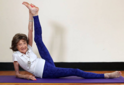 Tao Porchon-Lynch è la più anziana insegnante di yoga del mondo