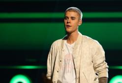 Justin Bieber: “Non sei figo se non te la fai addosso”.