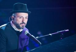 Samuel a 105 Mi Casa, oggi alle 18.00