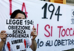 Vuole abortire, contatta 23 ospedali prima di riuscire a trovarne uno disponibile