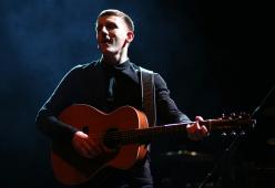 Louis Berry Live a 105 Friends. Tra poco..