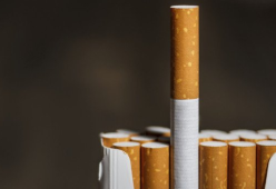 Un pacchetto di sigarette in Australia potrà costare anche 50 euro