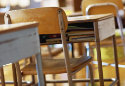 “Tiro fuori il coltello e faccio una strage”: genitore minaccia l'insegnante di scuola di sua figlia