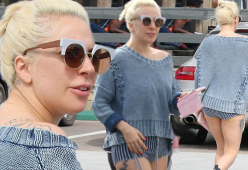 Lady Gaga resta (quasi) in mutande