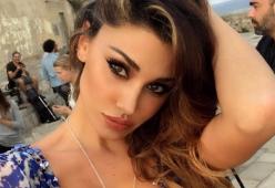 Belén canta Emma e balla con il piccolo Santiago, i fan non ci stanno