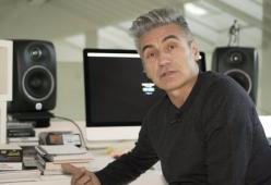 Ligabue: tour sospeso, dovrà operarsi. Il video messaggio ai fan.
