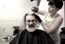 Barbone trasformato in hipster da un salone di bellezza, il video è virale