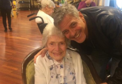 Sorpresa per una 87enne: al suo compleanno arriva George Clooney 