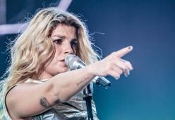 Emma Marrone risponde a Red Ronnie: “Davanti a tanta superficialità e ignoranza non posso restare zitta”