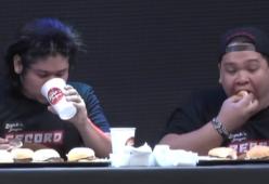 Quanti hamburger si riescono a mangiare in un minuto? Il video