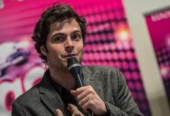 A teatro c'è "Grease".   Guglielmo Scilla ospite di Max Brigante