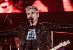 Ligabue, l'operazione alle corde vocali è perfettamente riuscita