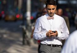In Italia muoiono troppi pedoni a causa degli smartphone

