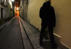 Pipì in strada? Ti può costare diecimila euro