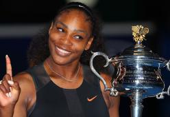 Serena Williams, incinta, torna numero uno al mondo: dedica al figlio