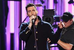 Adam Levine e il suo splendido tributo a Christina Grimmie su "The Voice"