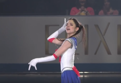 Balla sul ghiaccio vestita da Sailor Moon, il video è virale