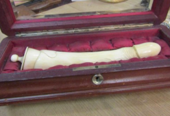All’asta uno dei primi “dildo” della storia