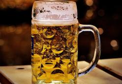 Mal di testa? La birra è più efficace del paracetamolo