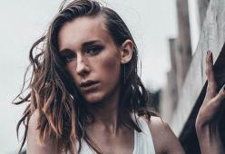 Vince photo contest per modelle in lingerie, ma è un uomo