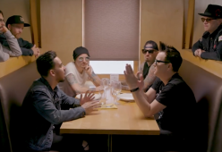 Blink-182 e Linkin Park "love coach" d'eccezione per un primo appuntamento