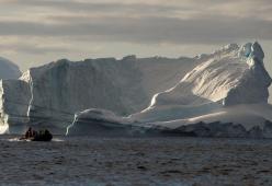 A corto di ghiaccio? Gli arabi importano direttamente gli iceberg