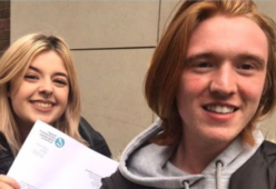Amici “del cuore”, scoprono in realtà di essere fratello e sorella