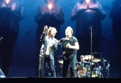 Eddie Vedder canta con gli U2 a Seattle