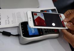 Basta carte e contanti, arriva Apple Pay: si paga con lo smartphone!