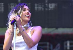 L'incubo di Miley Cyrus: "Temo che 'Wrecking Ball' venga suonata al mio funerale"