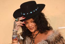 Gli animalisti contro Rihanna: colpa di una pelliccia