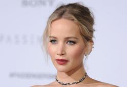 Jennifer Lawrence, ubriaca, balla la pole dance. Ecco il video