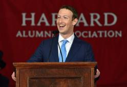 Mark Zuckerberg ai giovani di Harvard: "Preparatevi a essere incompresi"