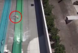 Tragedia sfiorata in un parco acquatico: bambino cade dallo scivolo, il video

