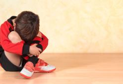 Basta alle foto dei figli sui social: “è allarme pedopornografia”