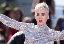 Katy Perry: "Ho avuto pensieri suicidi"