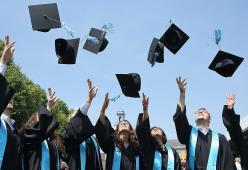 Il segreto per allungare la vita? Prendersi una laurea!