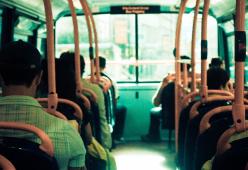 Como: autista ferma il bus per fare sesso con una passeggera