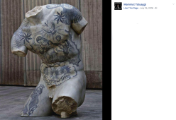 Sculture classiche tatuate: ecco il lavoro di un artista italiano